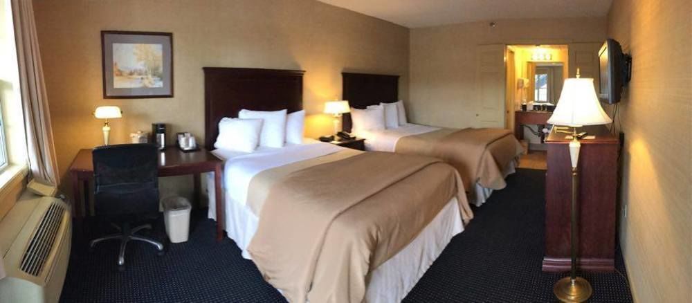 Newbury Inn Brookfield Bagian luar foto