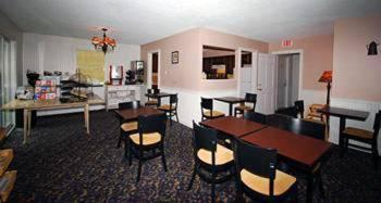 Newbury Inn Brookfield Bagian luar foto